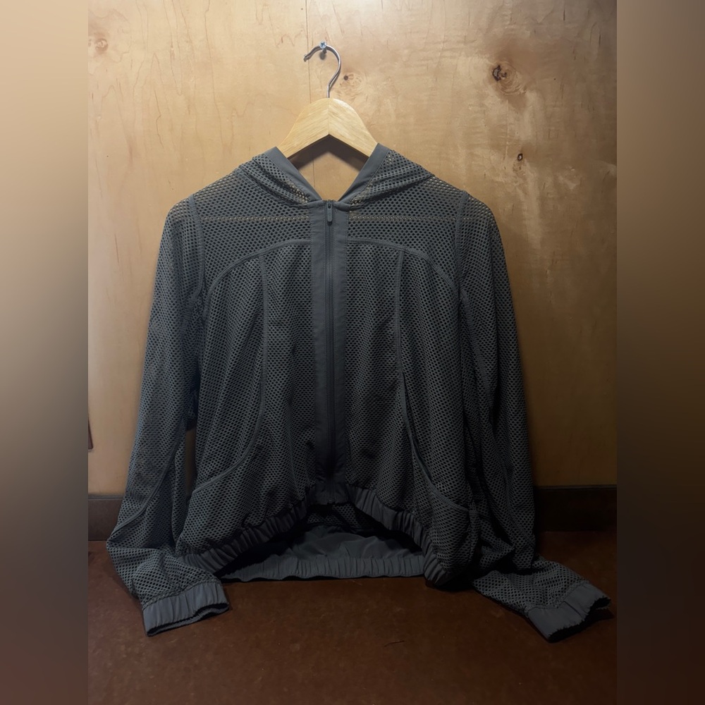 Lululemon Relaxed Fit Mesh Jacket - Picture 7 of 8